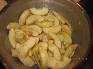 The granny smith apples, sugar and cinnamon filling